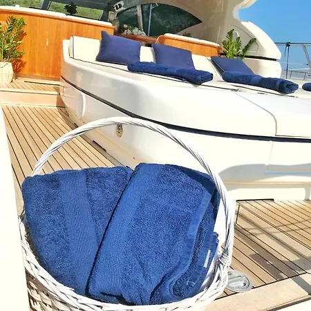 Yacht * Portisco