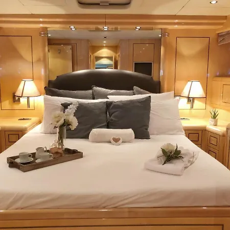 Yacht Botel Portisco