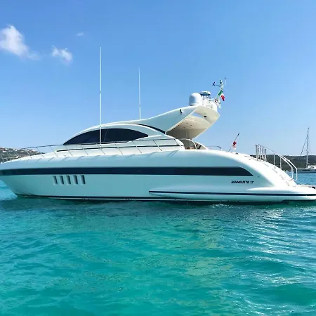 Yacht Botel